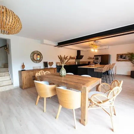 Superbe T4 Clim, Piscine, Vaste Jardin Prive Ferienhaus