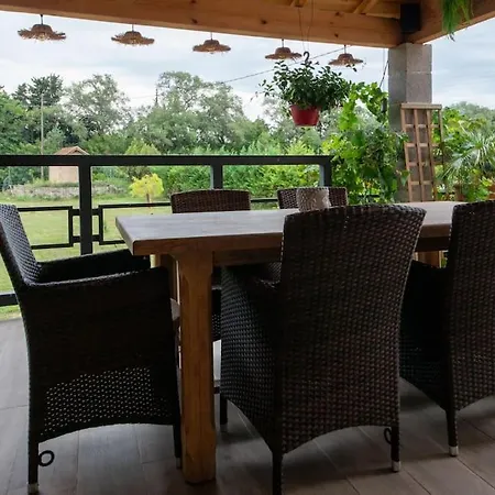 Superbe T4 Clim, Piscine, Vaste Jardin Prive *