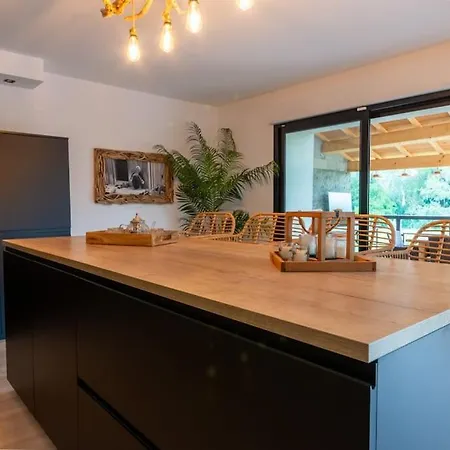 Ferienhaus Superbe T4 Clim, Piscine, Vaste Jardin Prive *
